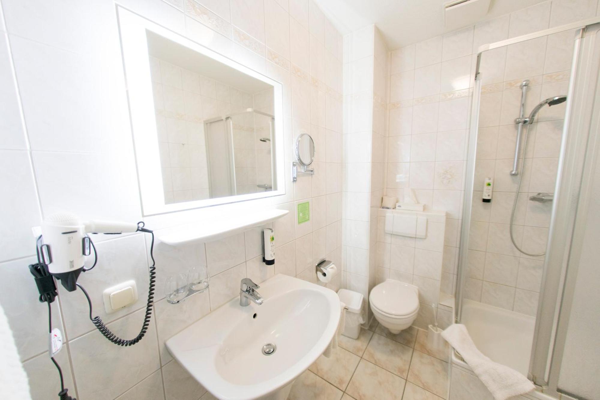 Das Fritz Hotel Schwerin Schoene Lage Im Gruenen Mit Regionaler Kueche Kostenfreien Parkplaetzen Und E Ladestation Exteriör bild